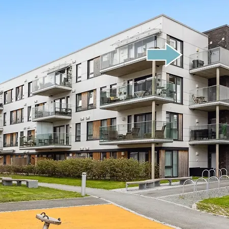 Toppleilighet med utmerkede solforhold sentralt ved jernbanestasjon, IKEA og kjøpesenter Trondheim