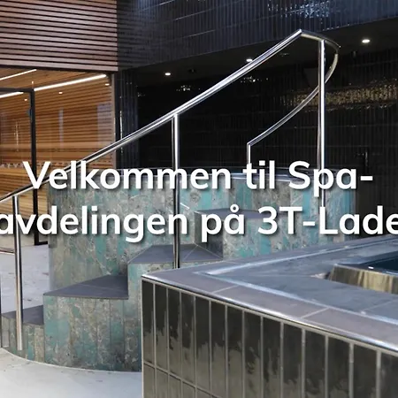 Toppleilighet med utmerkede solforhold sentralt ved jernbanestasjon, IKEA og kjøpesenter Leilighet