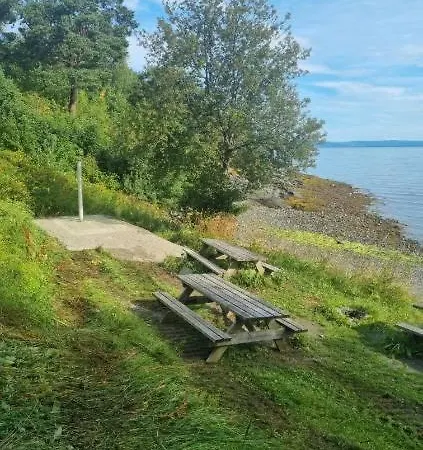 Penthouse Toppleilighet Med Utmerkede Solforhold Sentralt Ved Jernbanestasjon, Kjopesenter Og Ikea