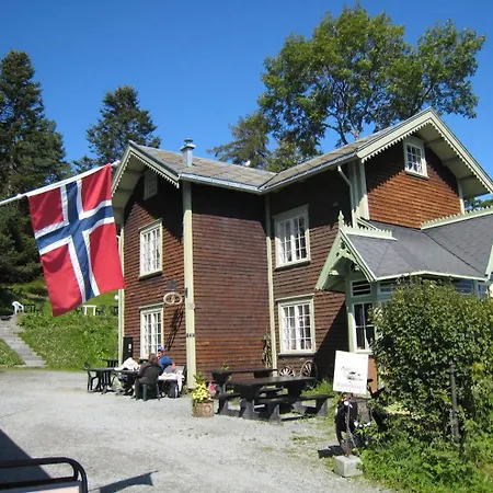 Leilighet Toppleilighet med utmerkede solforhold sentralt ved jernbanestasjon, IKEA og kjøpesenter