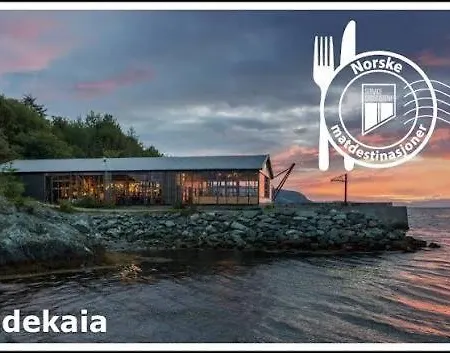 Apartman Penthouse Toppleilighet Med Utmerkede Solforhold Sentralt Ved Jernbanestasjon, Kjopesenter Og Ikea