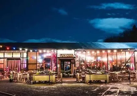 Toppleilighet med utmerkede solforhold sentralt ved jernbanestasjon, IKEA og kjøpesenter Leilighet *