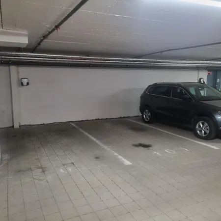 Toppleilighet med utmerkede solforhold sentralt ved jernbanestasjon, IKEA og kjøpesenter Leilighet *